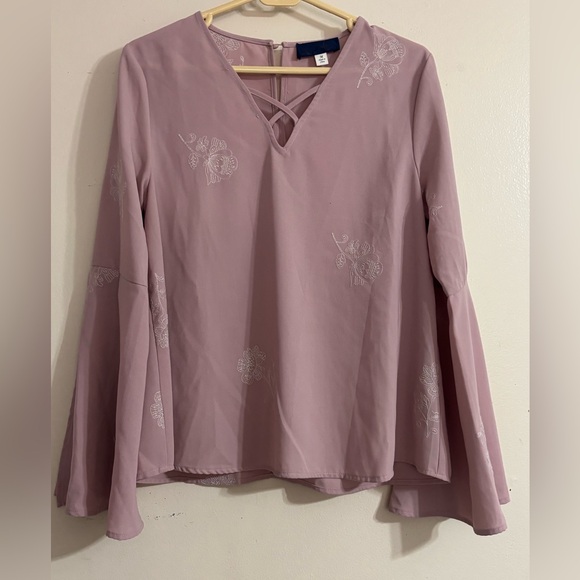 Blue Rain Pink Blouse with White Floral Detail With Split Bell Sleeve - Picture 4 of 9